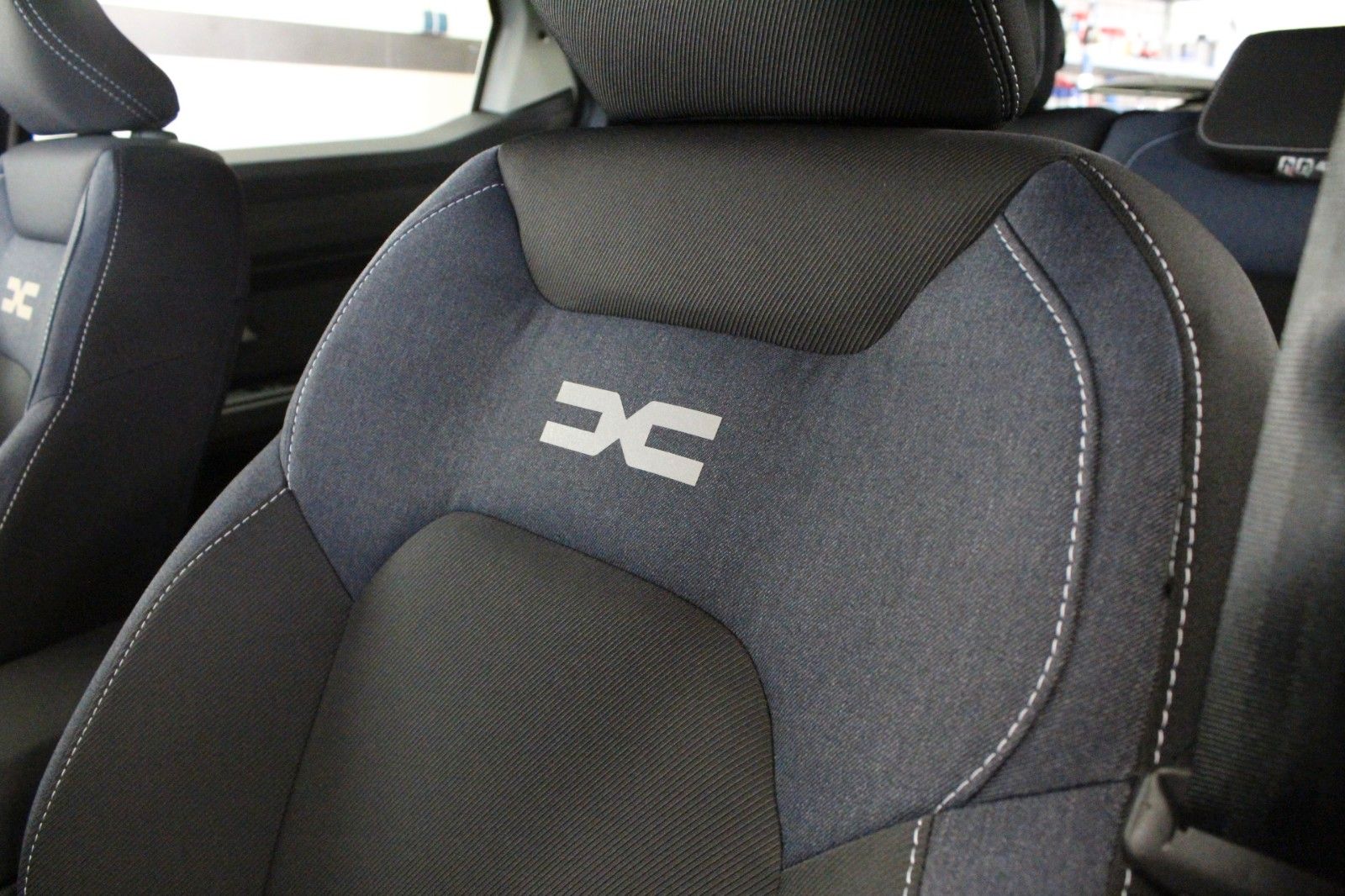 Fahrzeugabbildung Dacia Duster mild hybrid 140 Expression*Winterp.*MY 26