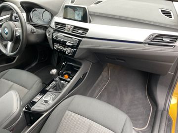 BMW X2 sDrive18i (ab 2017) Advantage HiFi DAB LED