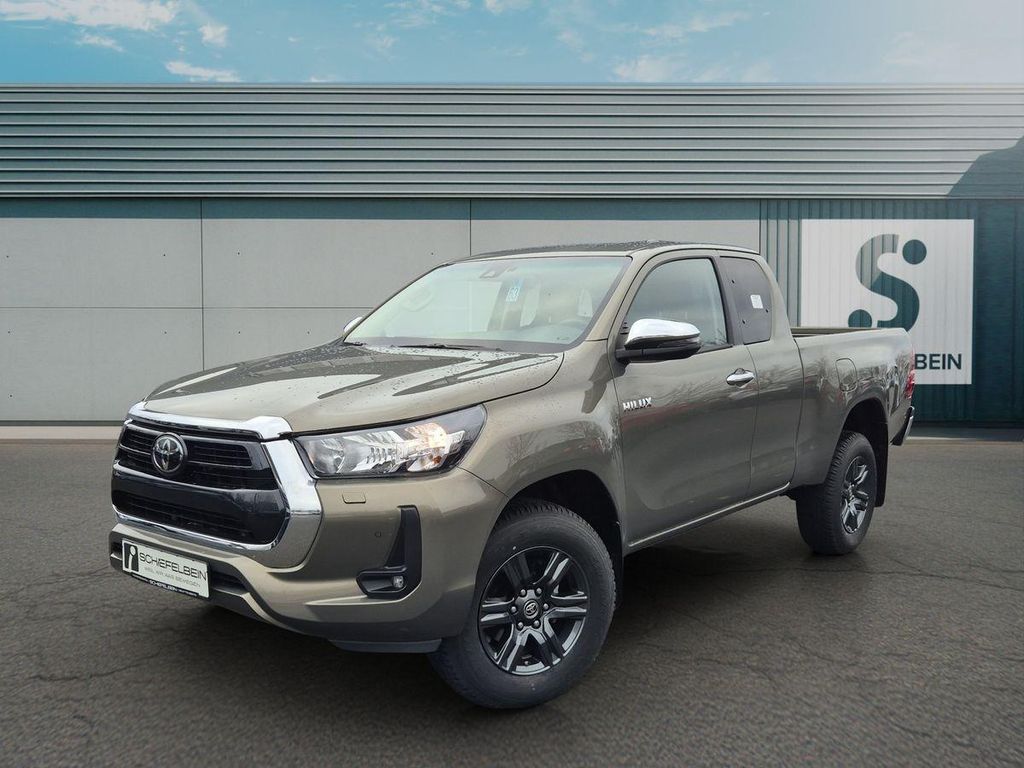 Toyota Hilux Extra Cab 2.4D-4D Comfort Aut. 4x4+Navi+SH