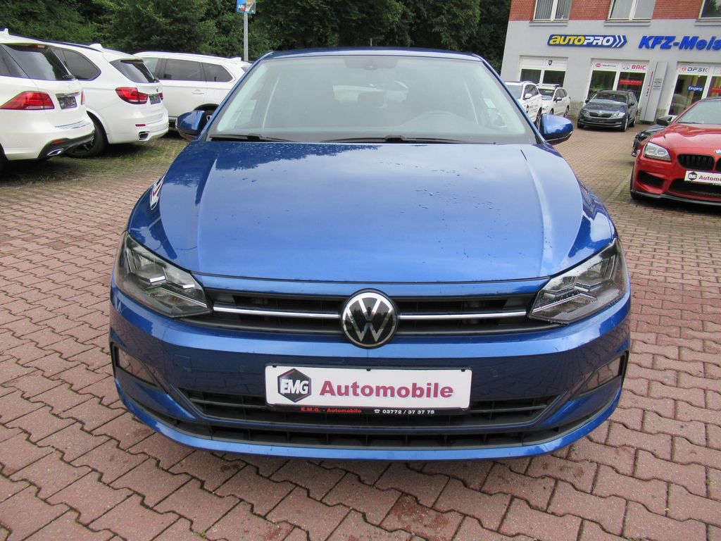 VOLKSWAGEN Polo