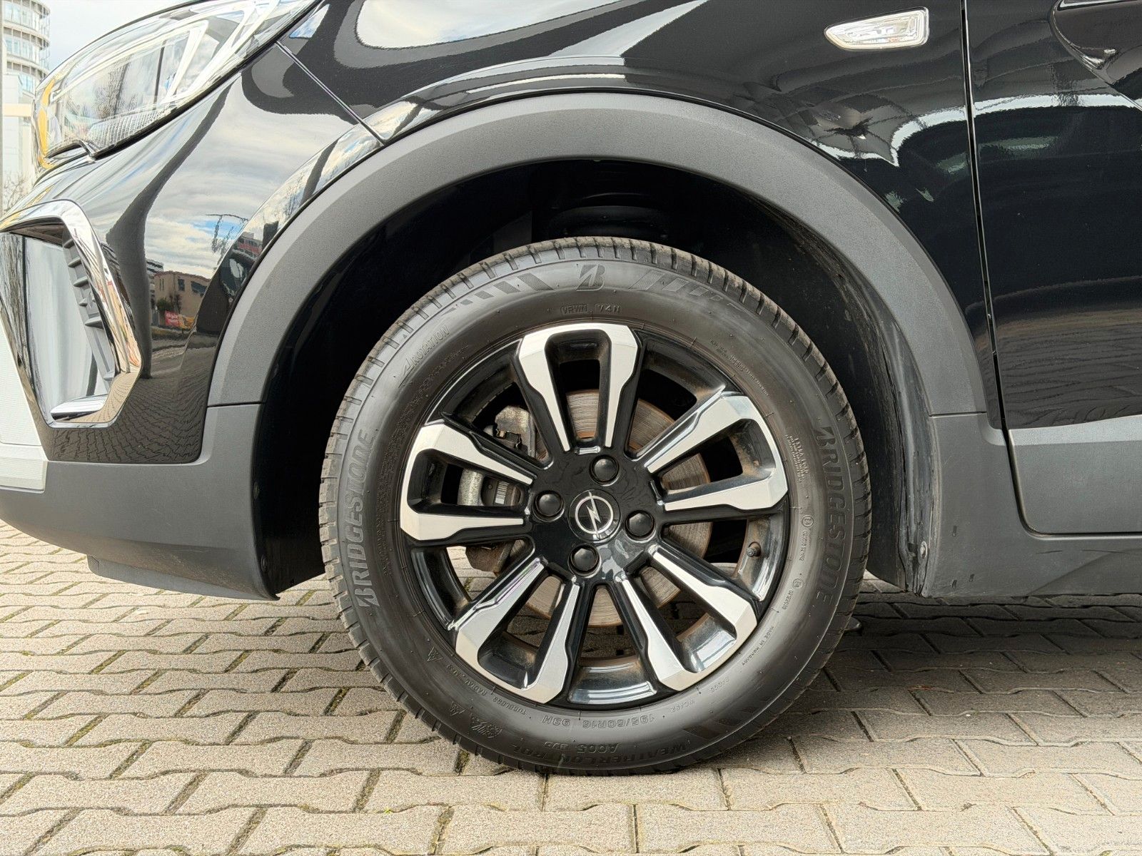 Fahrzeugabbildung Opel Crossland Elegance 110PS NAVI/Kamera/LED!