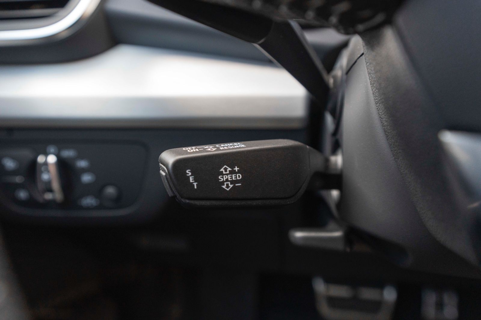 Fahrzeugabbildung Audi Q5 TFSI QUATTRO S-LINE PANO LED KAM NAV SZH SZB