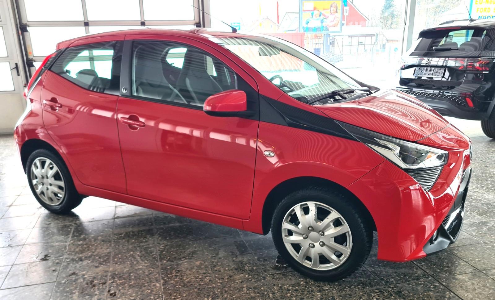 Toyota Aygo AYGO x-play Team D Klima*8-fach bereift*ALU