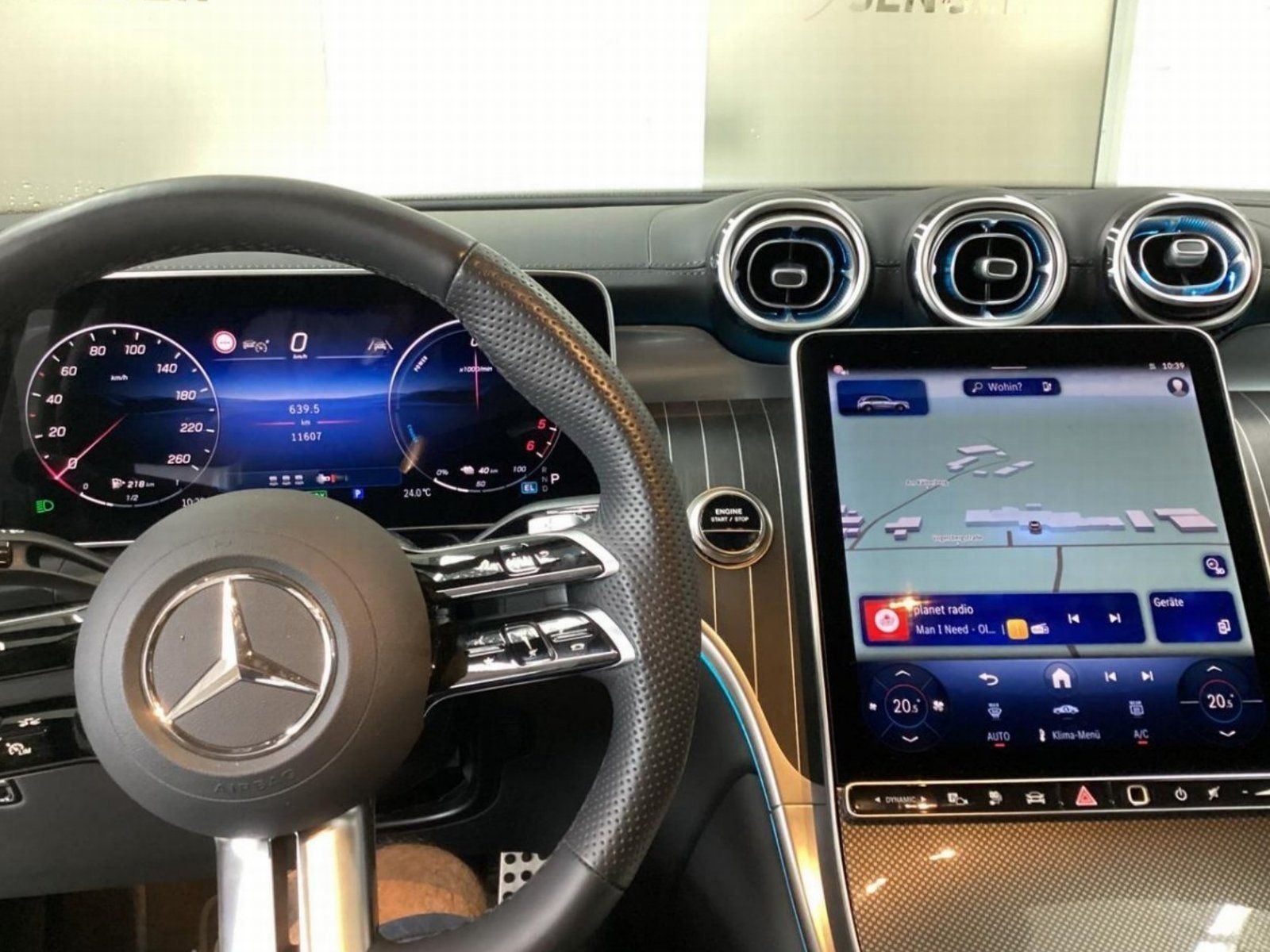 Fahrzeugabbildung Mercedes-Benz GLC300de AMG Advan+ AHK Pano DISTR Sitzklim Memo
