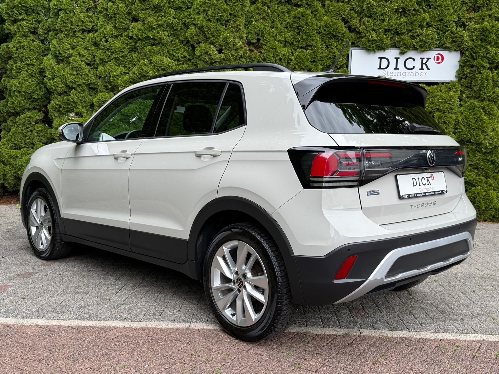 Fahrzeugabbildung Volkswagen T-Cross 1.0 TSI DSG Life LED+KAM+ACC+CARPL+SHZ+
