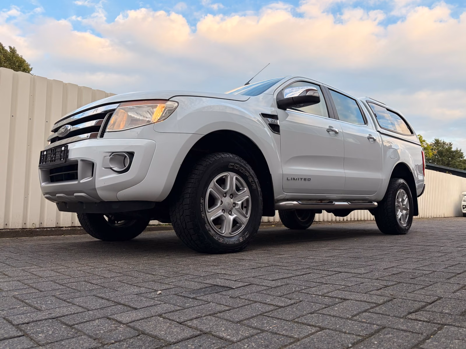 Ford Ranger Limited Double Cabine 4x4 2.2 TDCi 150 ch – BVM – Cuir – Attelage