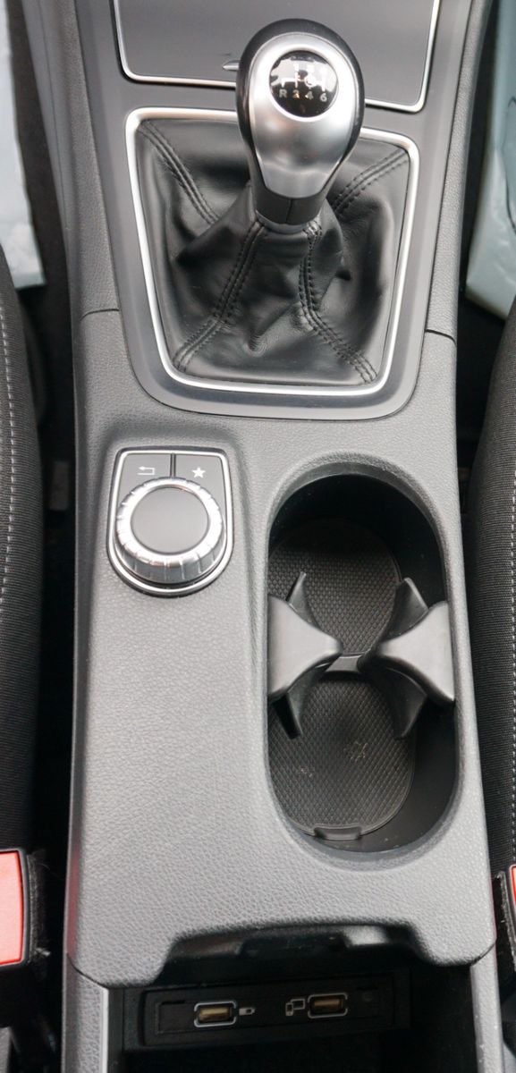 Fahrzeugabbildung Mercedes-Benz B 180 Navi,LED,Park Assist,SH,PDC,SR+WR