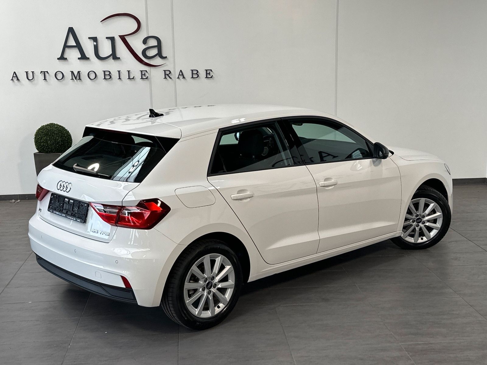 Fahrzeugabbildung Audi A1 35 TFSI Sportback Aut. NAV+PDC+DAB+VCOCKPIT