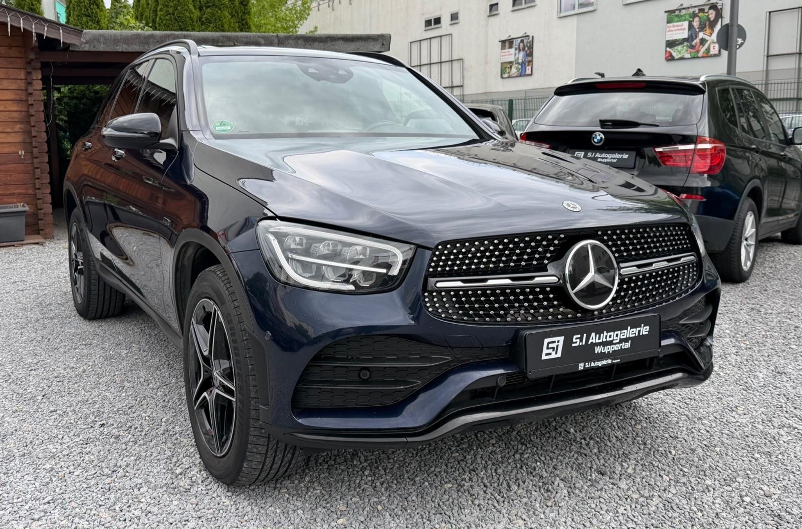 Mercedes-Benz GLC 300e 4Matic *AMG LINE*1Hand*MwSt*Pano*Kamera