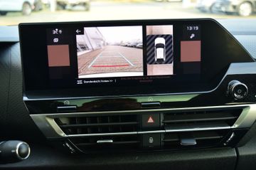 Citroën C4 PT130 EAT8 Shine | PDach, RCam, 360, TW, Voll