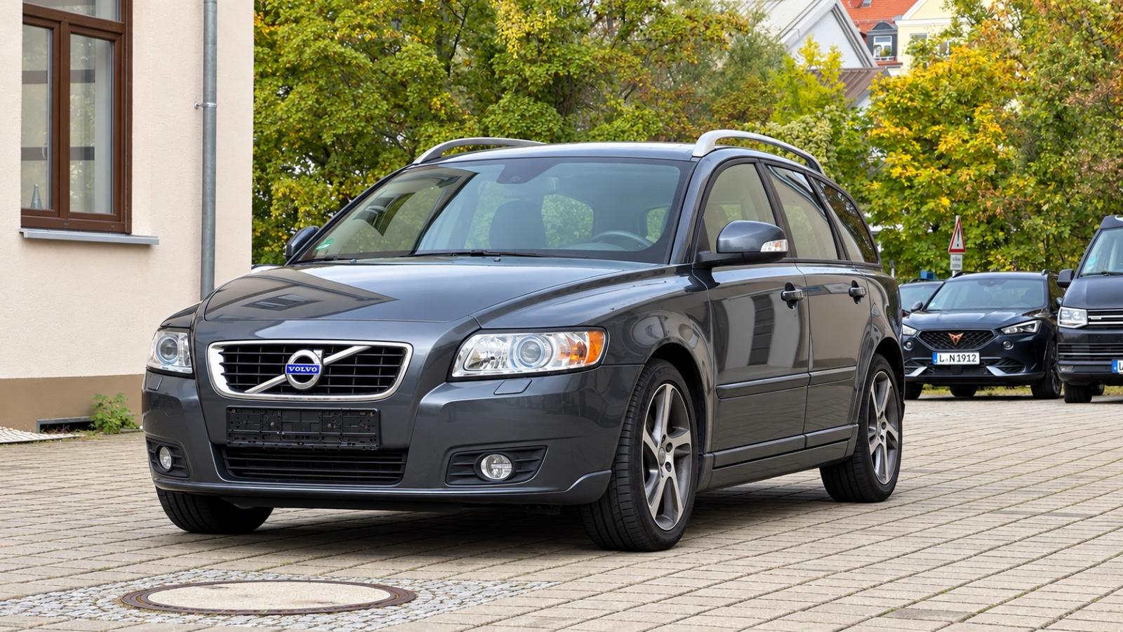 VOLVO V50 - D2 - BUSINESS EDITION - 114 CV - BVM