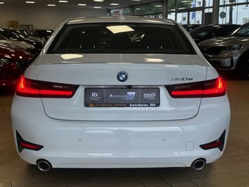 BMW 320 - 4