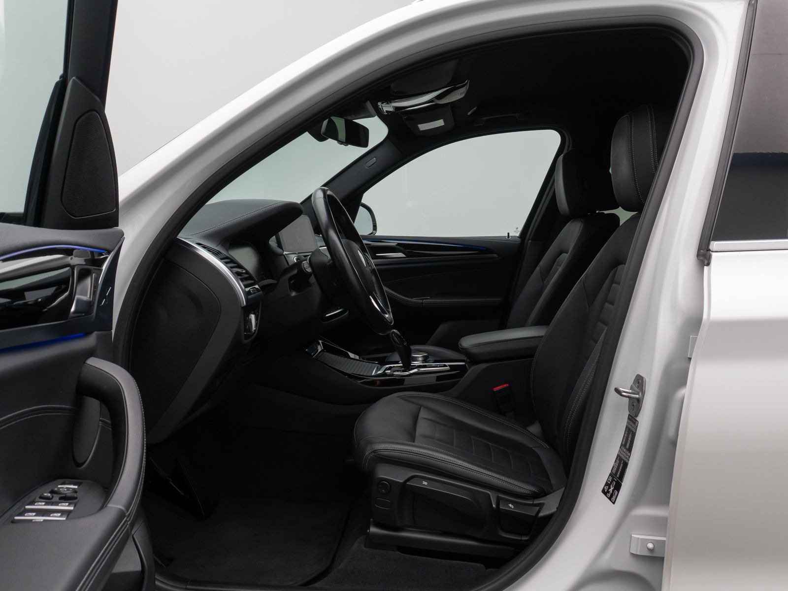 Fahrzeugabbildung BMW X3 xD20d Luxury Line DisplKey DAB Kamera AHK 18"