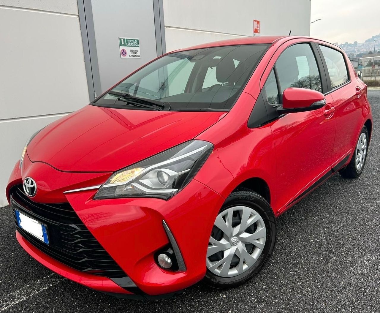 TOYOTA Yaris