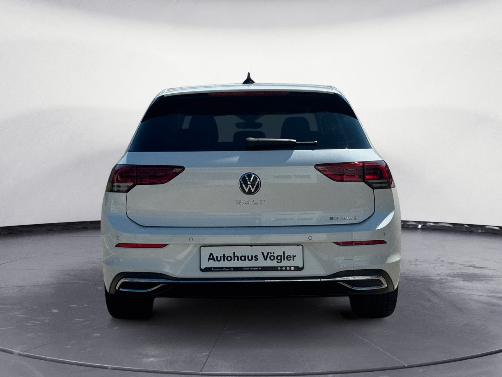 Golf Style Plug-In-Hybrid Navi Panoramadach