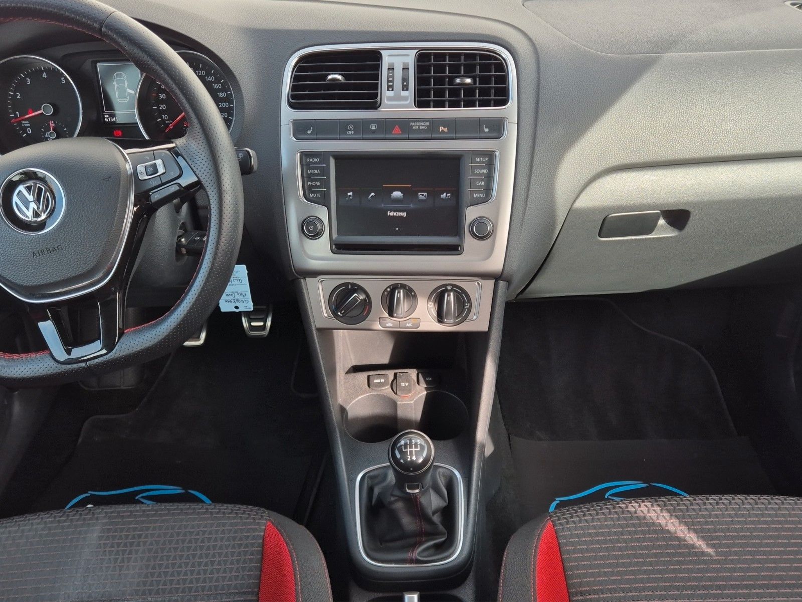 Fahrzeugabbildung Volkswagen POLO CROSS 1.2 TSI MFL ALLWETT BLUETOOTH 1.HAND