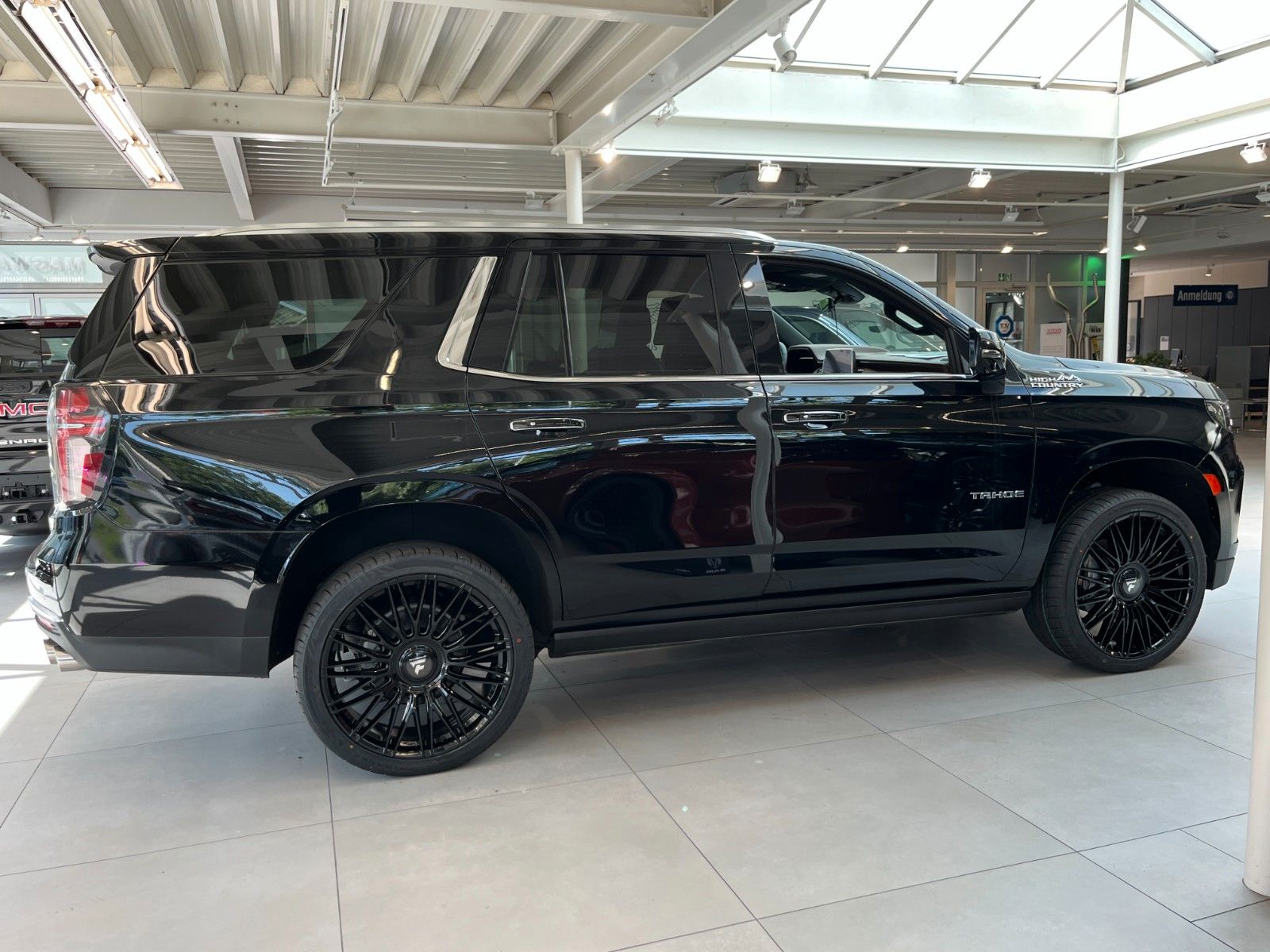 Fahrzeugabbildung Chevrolet Tahoe High Country 6.2* LPG