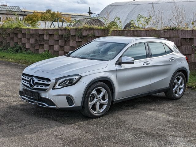 Mercedes-Benz GLA 180 7G-DCT FACELIFT | LED | Leder | Keyless