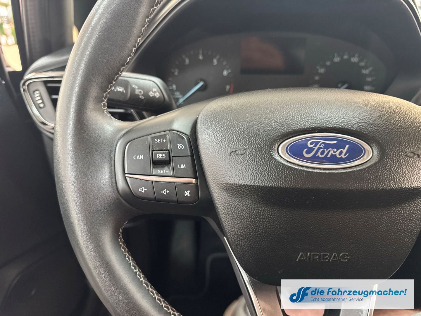Fahrzeugabbildung Ford Fiesta Titanium X Navi LED Blendfreies Fernl. Ku
