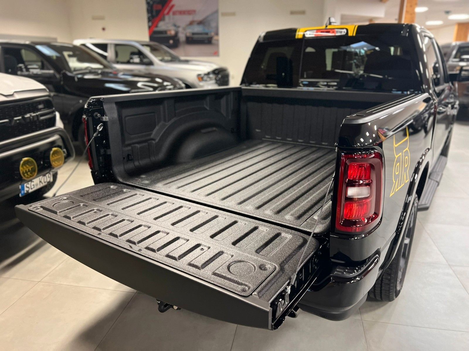 Fahrzeugabbildung Dodge RAM 1500 Big Horn Night  3.0L MY25 *PANO*LPG