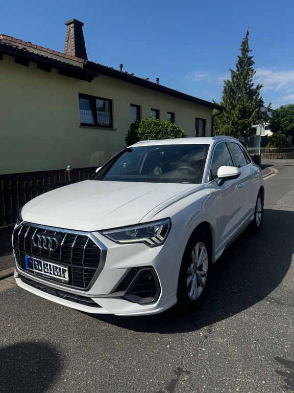 Image of Audi Q3