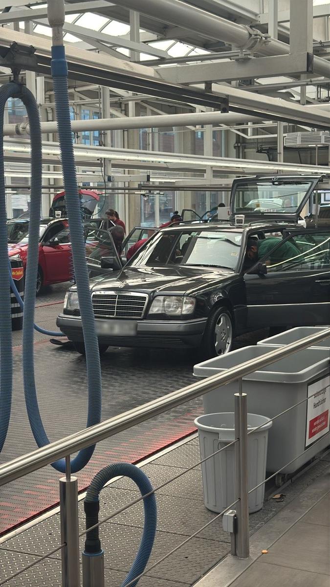 Mercedes-Benz E 320