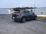 Volkswagen Golf 2.0 TSI DSG GTI Performance GTI Performance - mit Benzin-Antrieb: Alcantara, Head-Up Display, Limousine