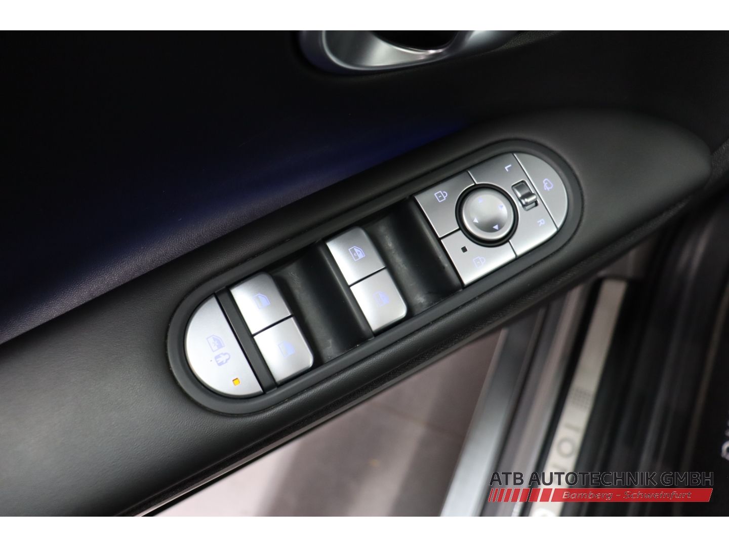 Fahrzeugabbildung Hyundai IONIQ 5 UNIQ 77,4 kWh 2WD 97,7% SOH HUD Navi Sou