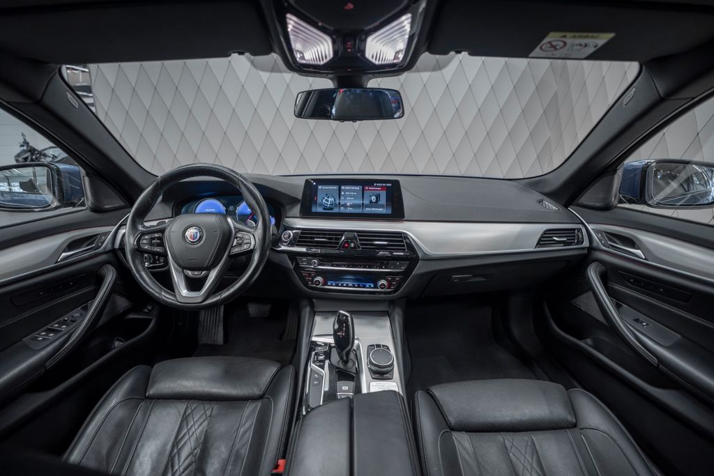 B5 4.4 Bi-Turbo Touring BLUE/BLACK - Bild 17