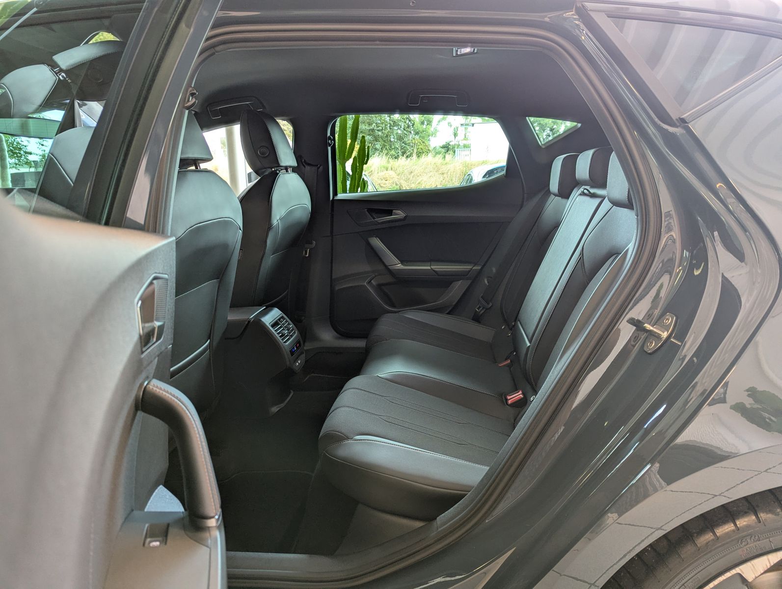 Fahrzeugabbildung CUPRA Leon 1.5 e-Hybrid Matrix Edge-Intelligent-Paket