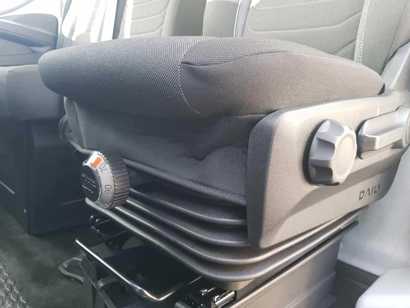 Fahrzeugabbildung Iveco Daily 50C16 H 3.0 A8D Pritsche Plane