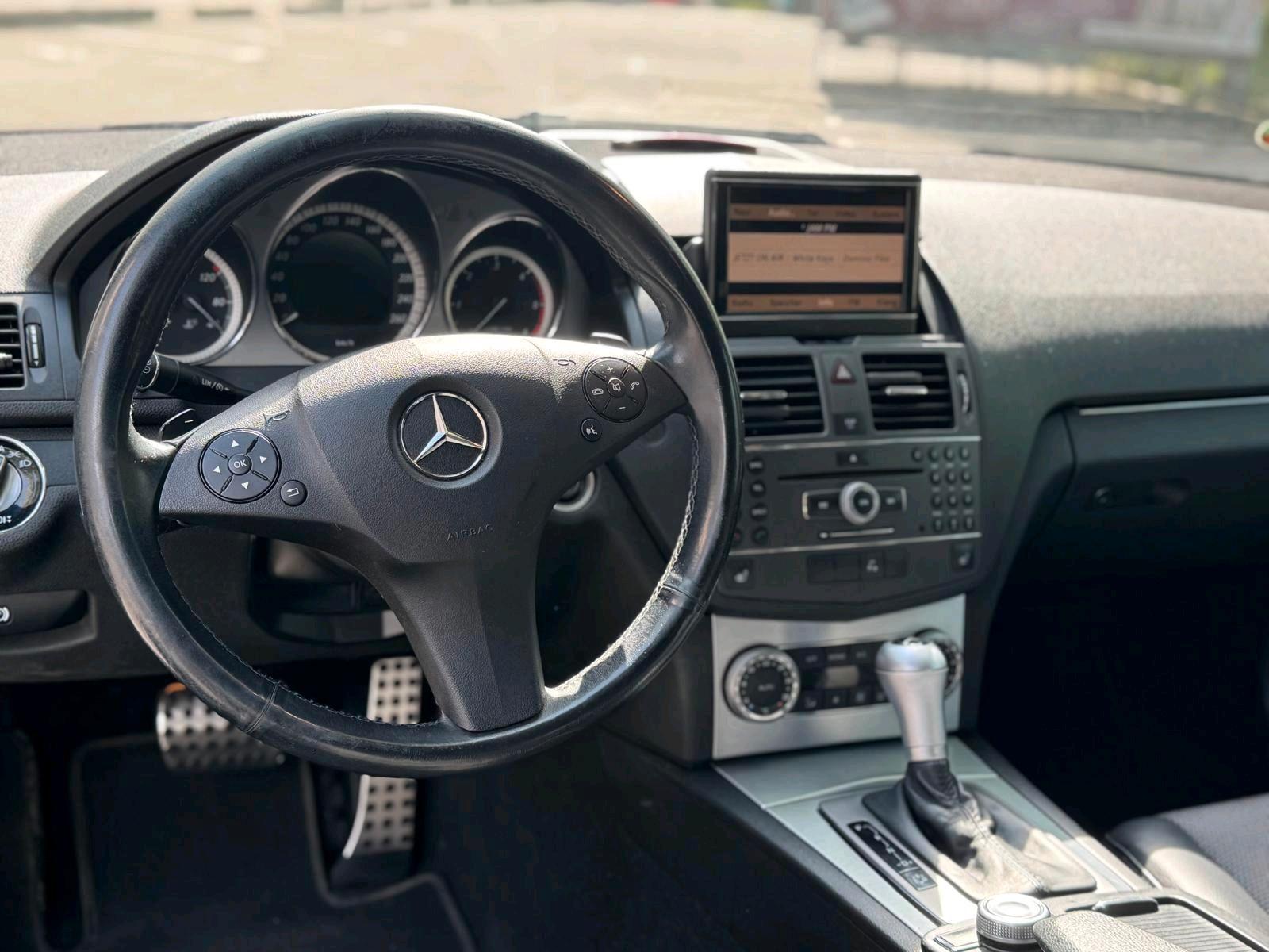 Mercedes-Benz C220 2010 — photo 9