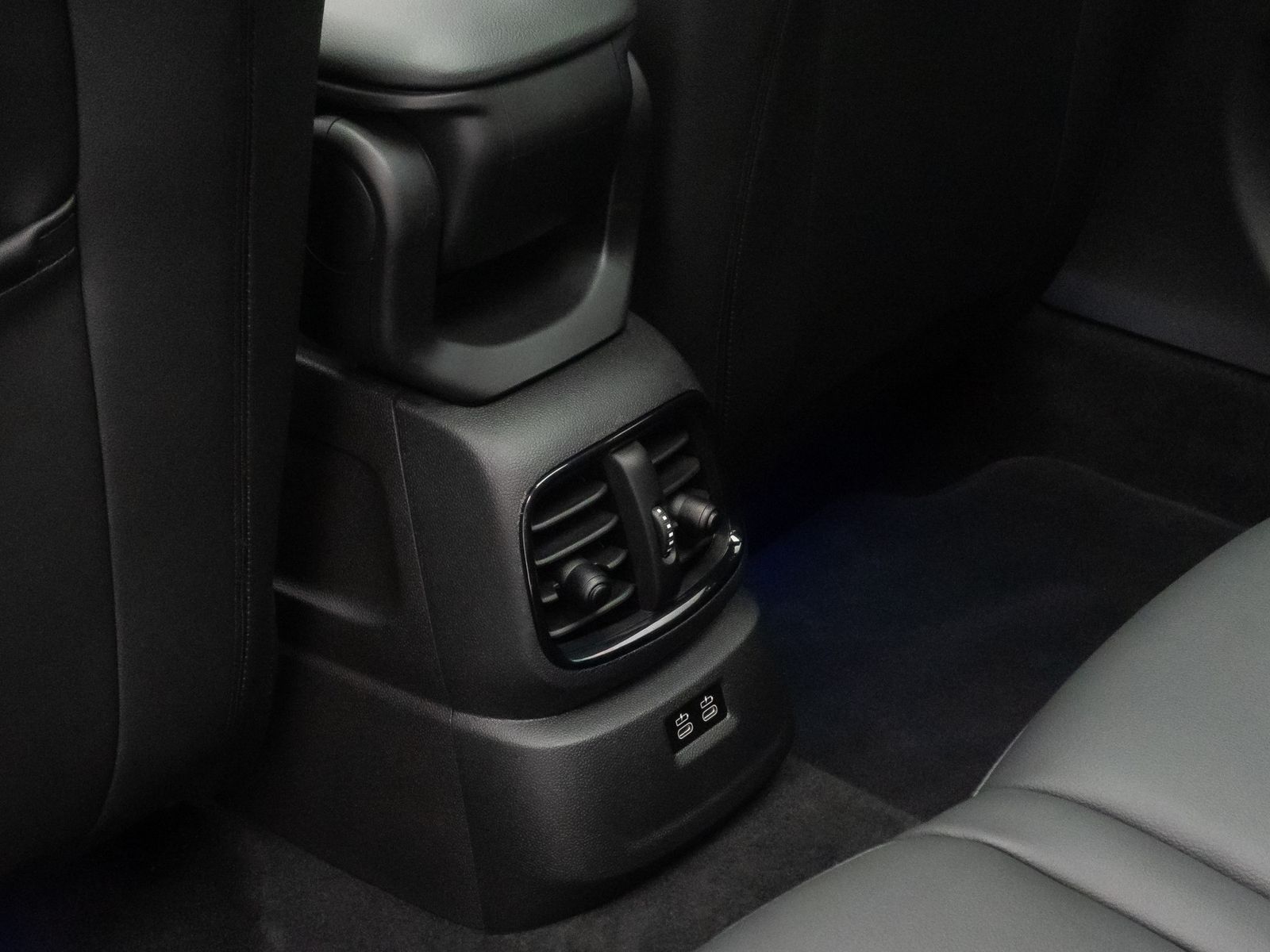 Fahrzeugabbildung MINI John Cooper Works Countryman ALL4 HUD Kamera H/K