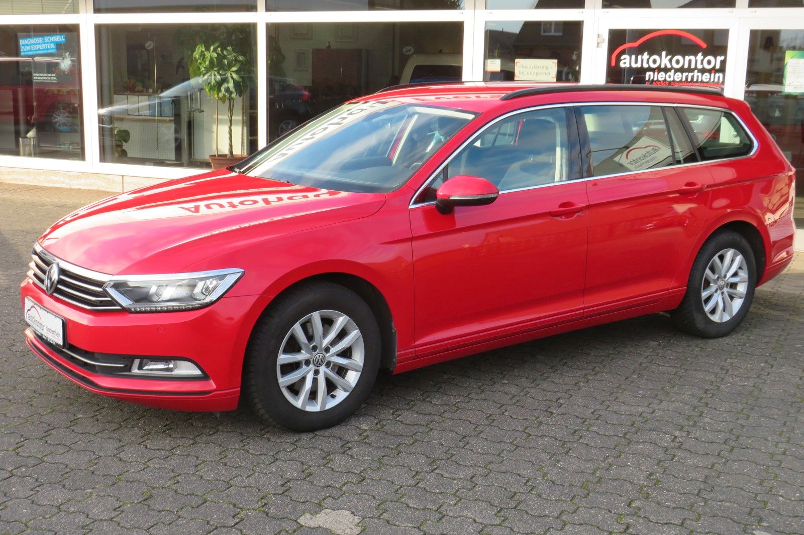 Fahrzeugabbildung Volkswagen Comfortline ACC LED KAMERA AHK NAVI APP-CONNECT