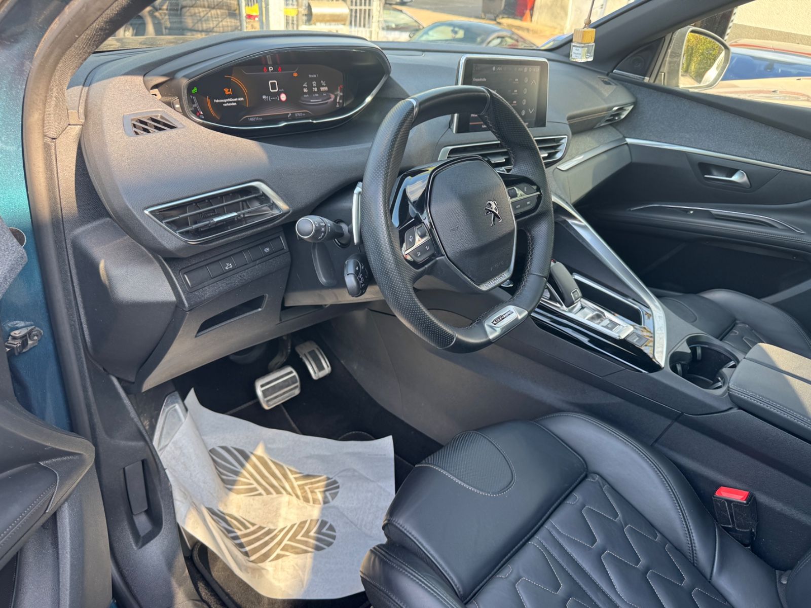 Fahrzeugabbildung Peugeot 5008 Allure GT Line Leder+7 Sitzer+LED+Panorama+