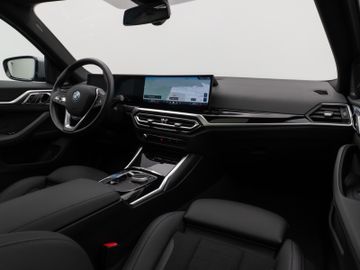 Fahrzeugabbildung BMW i4 eD35 Gran Coupé Glasdach Kamera DAB H/K Komfo