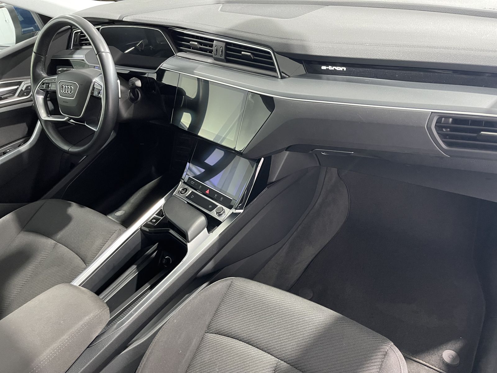 Fahrzeugabbildung Audi e-tron Sportback 55 Quattro*AHK*LED*Cam*