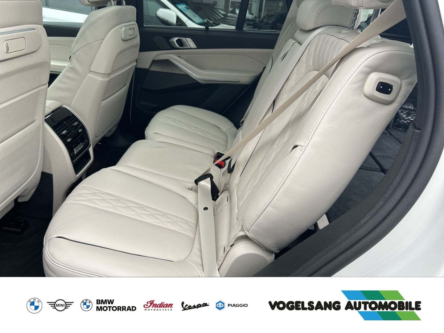 Fahrzeugabbildung BMW X5 30d xDrive,M Sport,7-Sitzer,Standheizung,AHK
