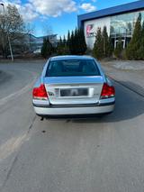 Volvo S60-2,4- TÜV bis 7.2027 - gebrauchte Volvo S60 aus dem Jahr 2001
