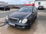 Mercedes-Benz E 240 4MATIC T AVANTGARDE Avantgarde - blaue Mercedes-Benz E 240