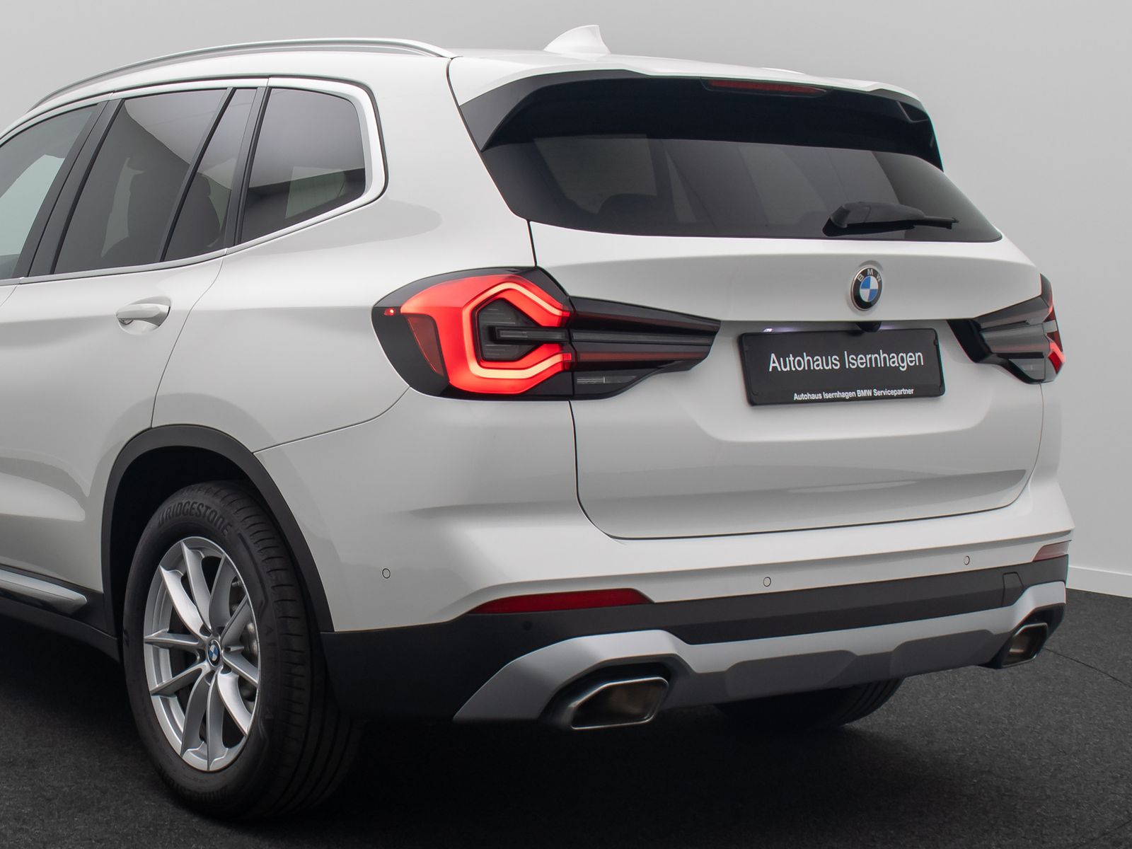 Fahrzeugabbildung BMW X3 xD20i Kamera DAB Laser HiFi Komfort Sport 18"