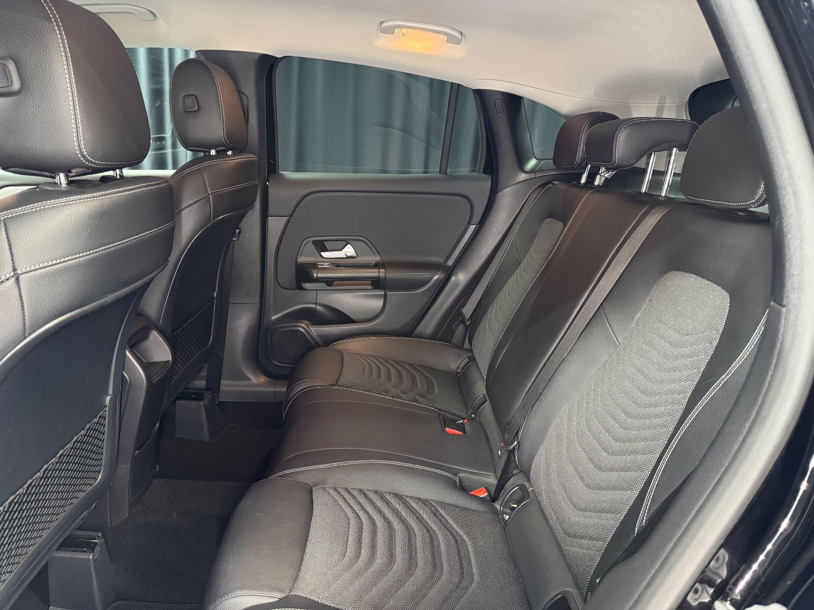 Fahrzeugabbildung Mercedes-Benz GLA 220d|AUTOMATIK|NAVI|LED-SCHEINWERFER|