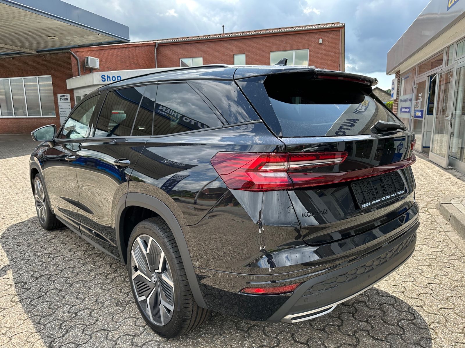Fahrzeugabbildung SKODA Kodiaq 1.5 TSI Sportline DSG AHK/Matrix/Navi/ACC