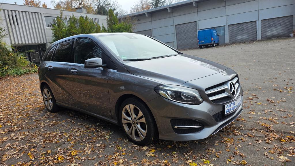 Mercedes-Benz B 220