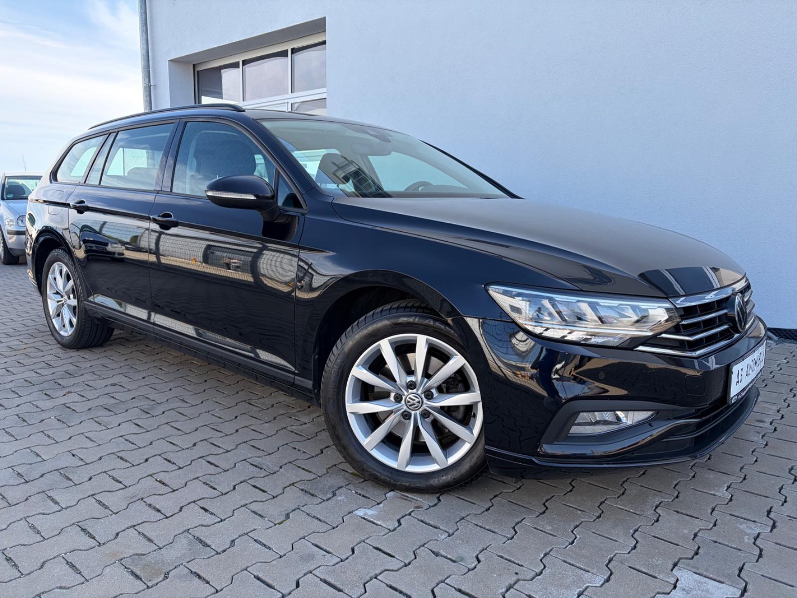 Volkswagen Passat °°DSG°°NAVI°°LED°°AHK°°SHZ°°KAMERA°°ACC°°