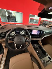 Volkswagen Touareg - 8