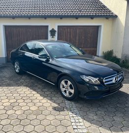 Mercedes E 200 - 1