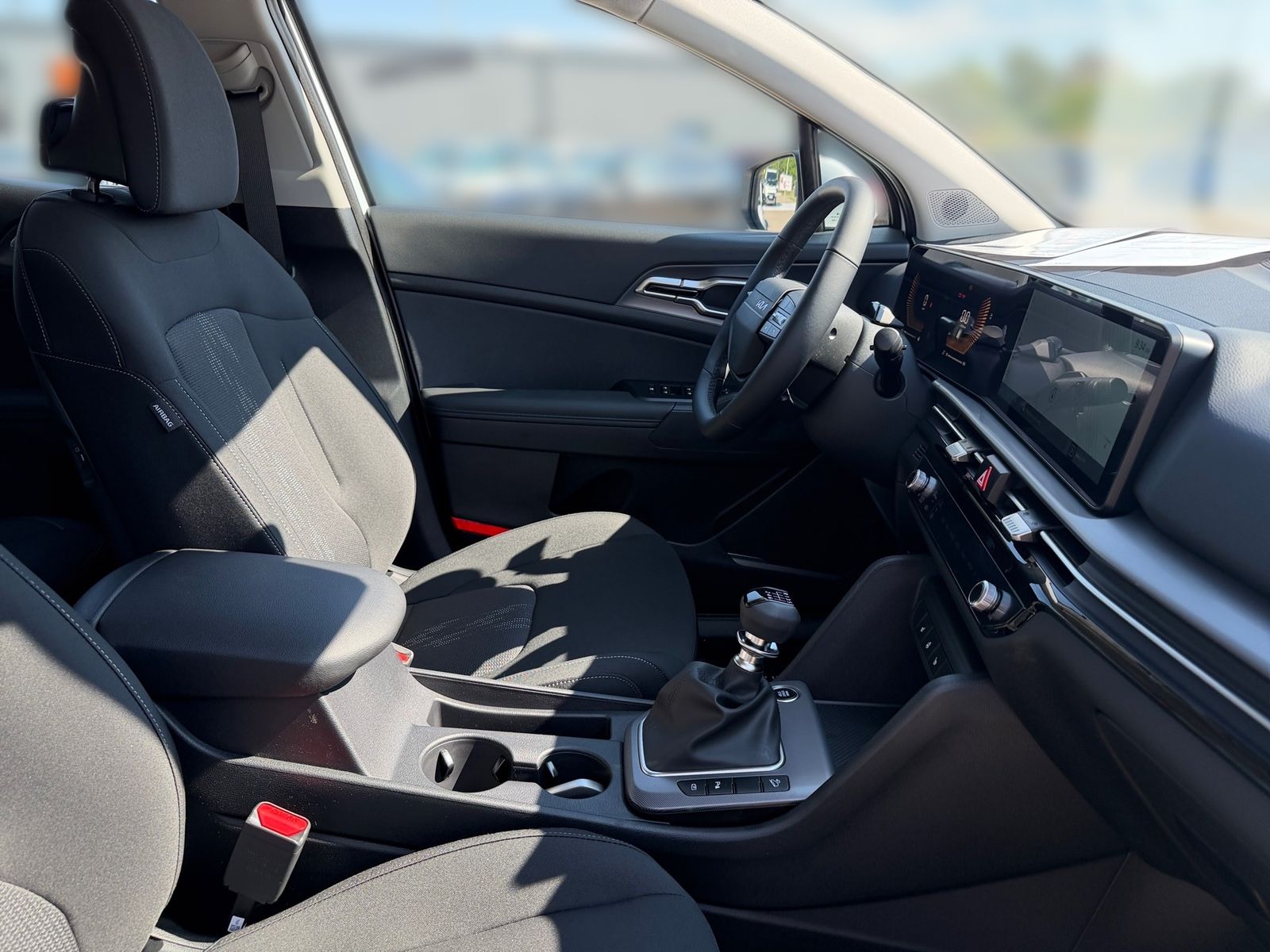 Fahrzeugabbildung Kia SPORTAGE 1.6T 2WD VIS STD Faceflift