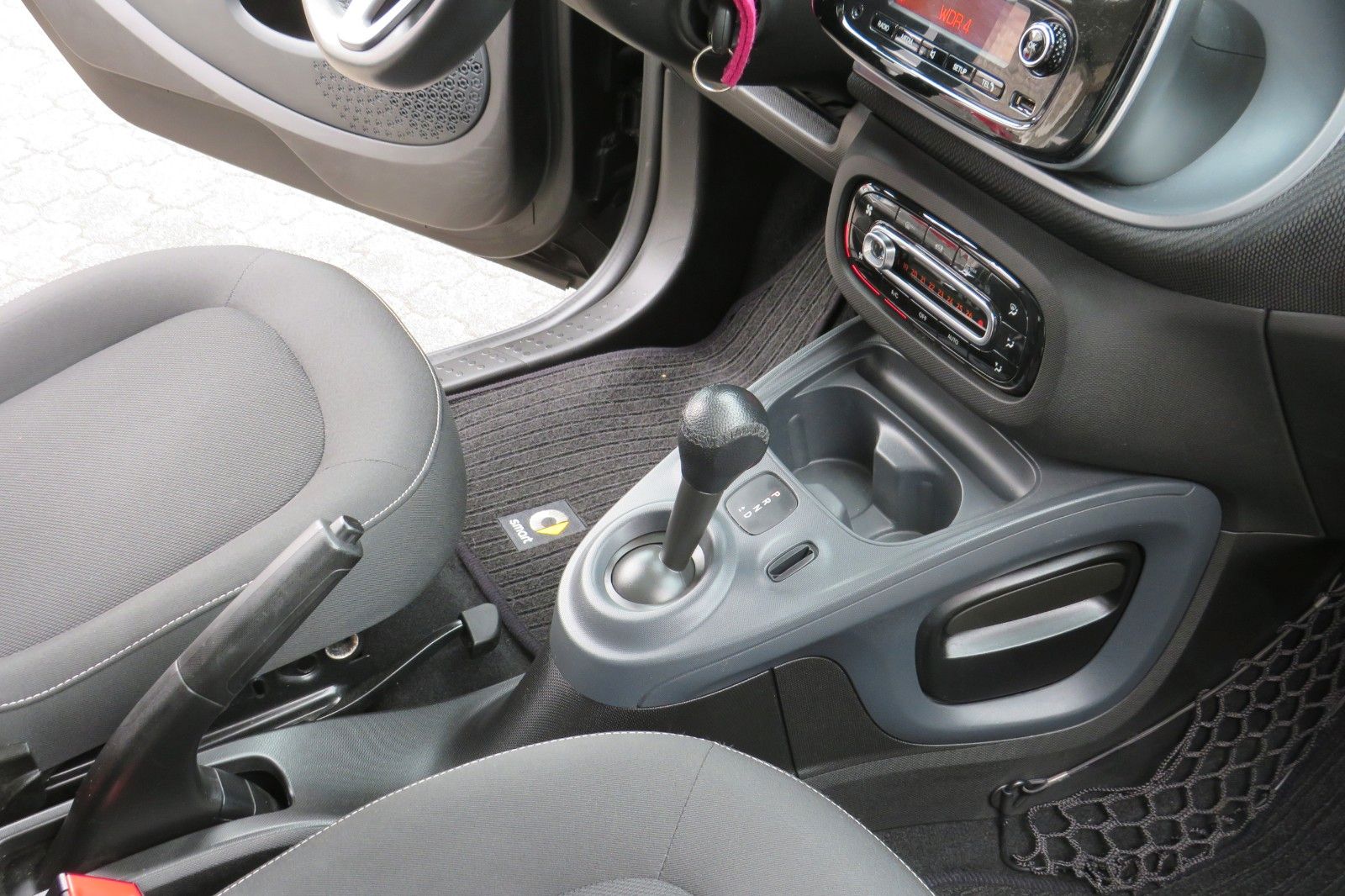 Fahrzeugabbildung Smart FOR TWO PASSION AUTOMATIK GLASDACH KLIMA ALU