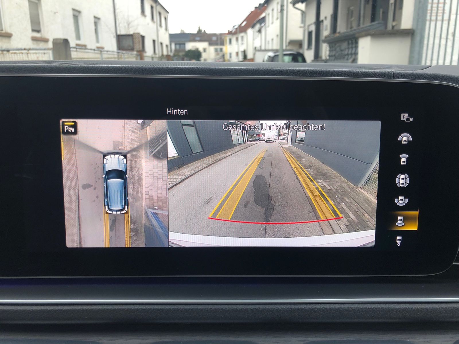 Fahrzeugabbildung Mercedes-Benz GLE 400d 4MATIC AMG Head-Up Burmester Pano 360°
